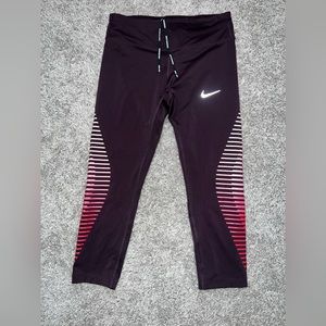 Nike Power Epic Run Tight Cropped Leggings. S.